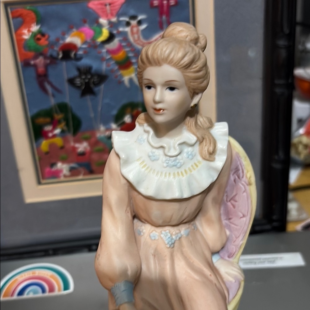 Homco No. 1439 Courtney's Dream Ceramic Seated Lady 1980's - Picture 2 of 5